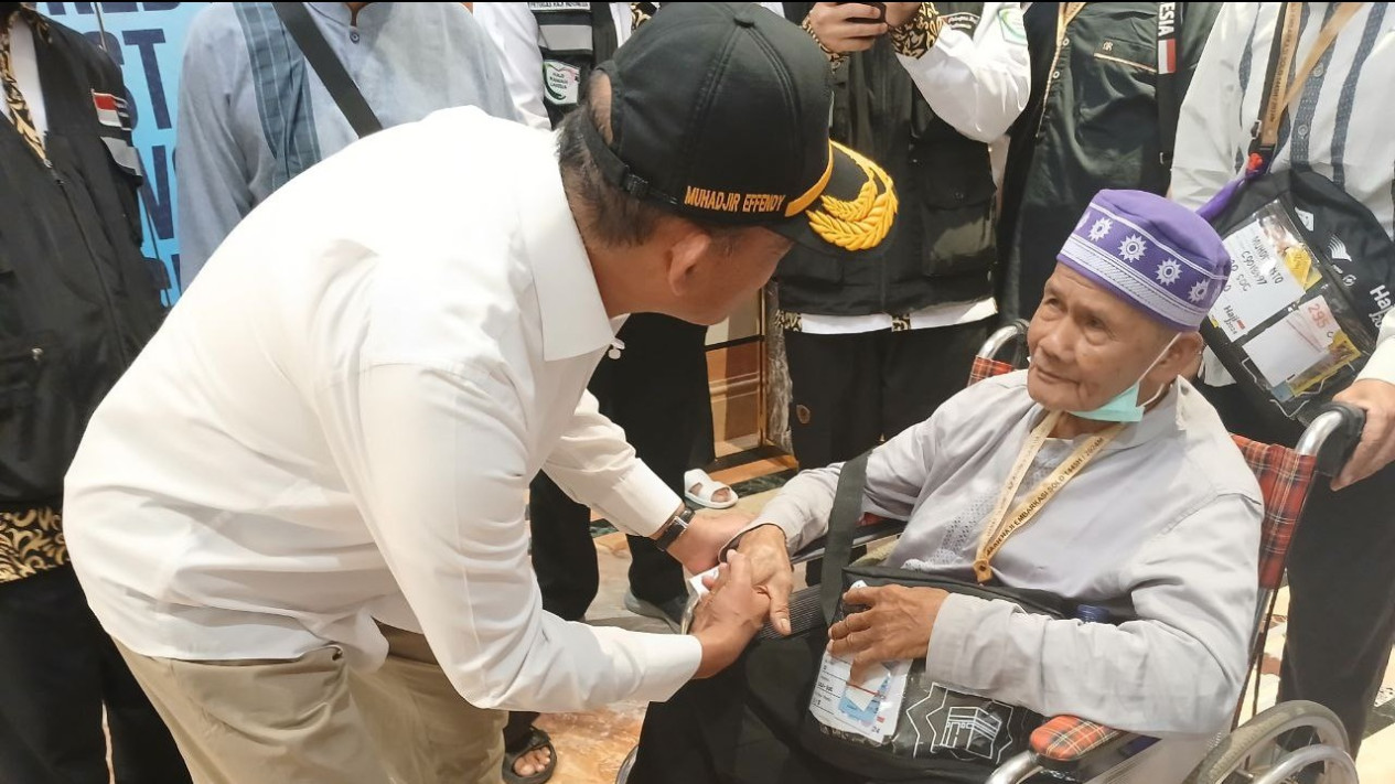 Blusukan Menuju Hotel Jemaah Haji Indonesia Di Madinah Menko PMK