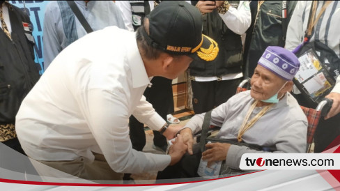 Blusukan Menuju Hotel Jemaah Haji Indonesia Di Madinah Menko PMK