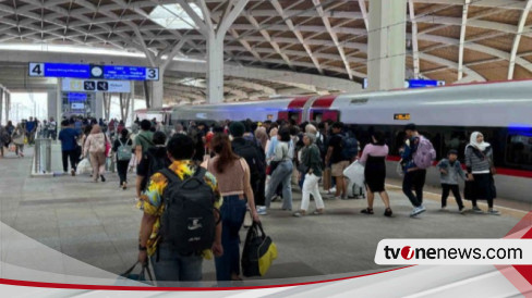 Ribu Tiket Kereta Cepat Whoosh Ludes Terjual Selama Libur Panjang