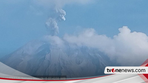 Gunung Semeru Erupsi Lontarkan Abu Vulkanik Setinggi 900 Meter