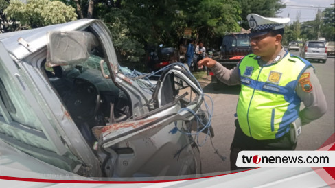 Kecelakaan Karambol Libatkan Kendaraan Di Jalan Re Martadinata Semarang