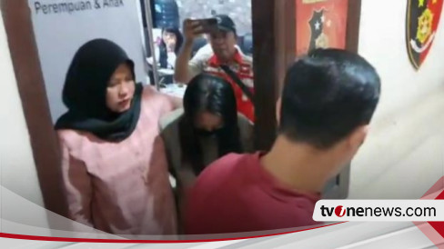 Viral Video Detik Detik Istri Sah Labrak Pelakor Hingga Kemaluannya