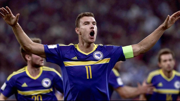 Edin Dzeko ketika bermain untuk tim nasional Bosnia dan Herzegovina