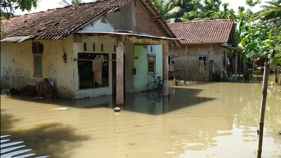 Tanggul Sungai Di Cilacap Jebol, Ratusan Rumah Warga Di 4 Desa Terendam ...