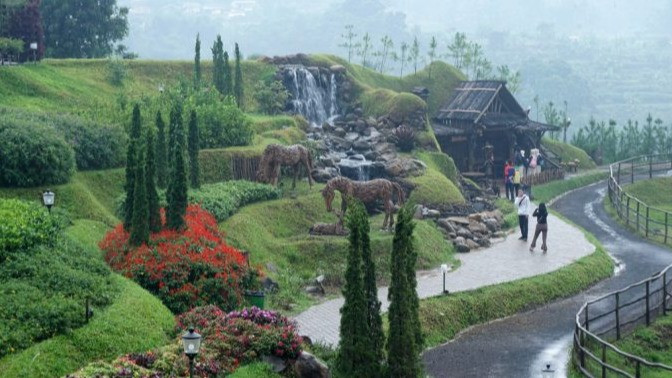 Tempat Wisata di Puncak
            - galeri foto