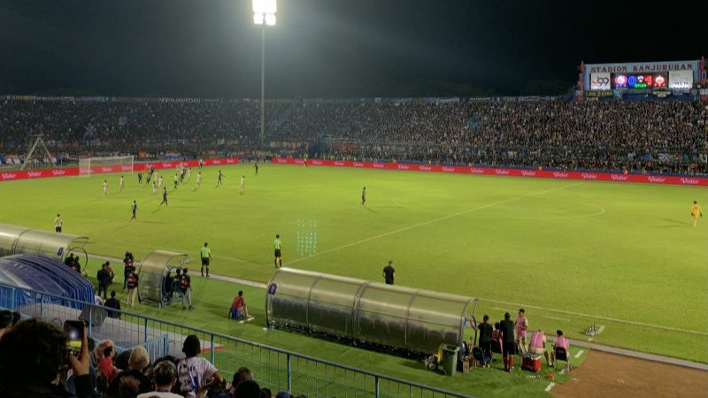 Pertandingan Liga 1 Arema FC vs Persija Jakarta di Stadion Kanjuruhan Kabupaten Malang, Jawa Timur