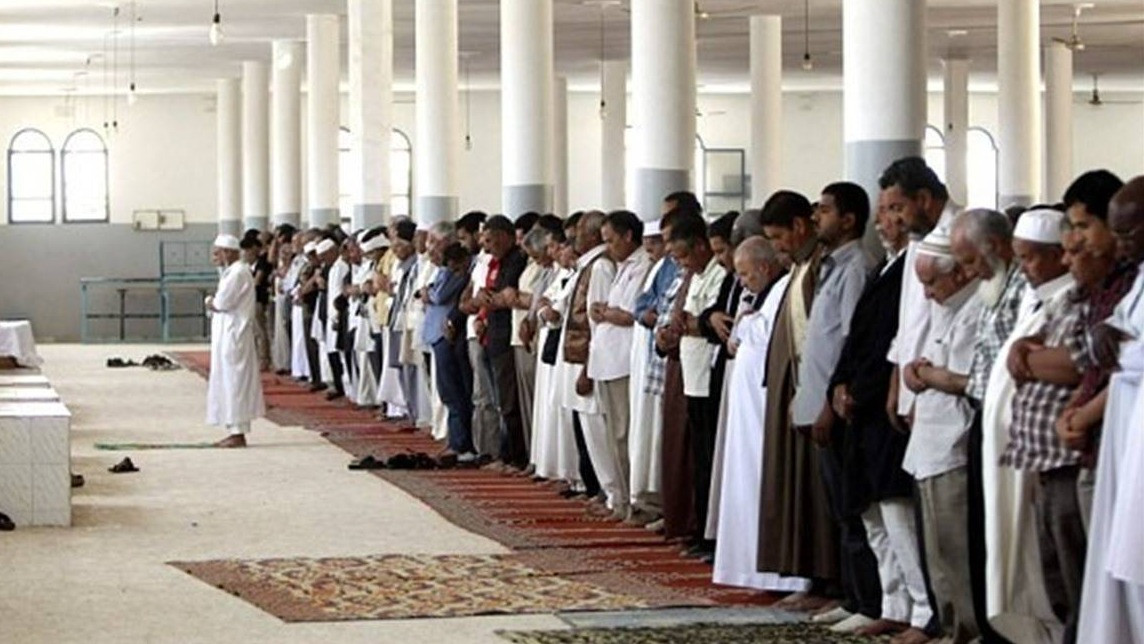 Hukum dan Praktik dari Shalat Tarawih
            - galeri foto