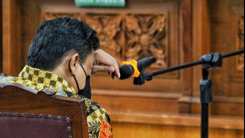 Terdakwa Ferdy Sambo mengikuti sidang perdana pembacaan surat dakwaan di PN Jaksel, Senin (17/10/2022).