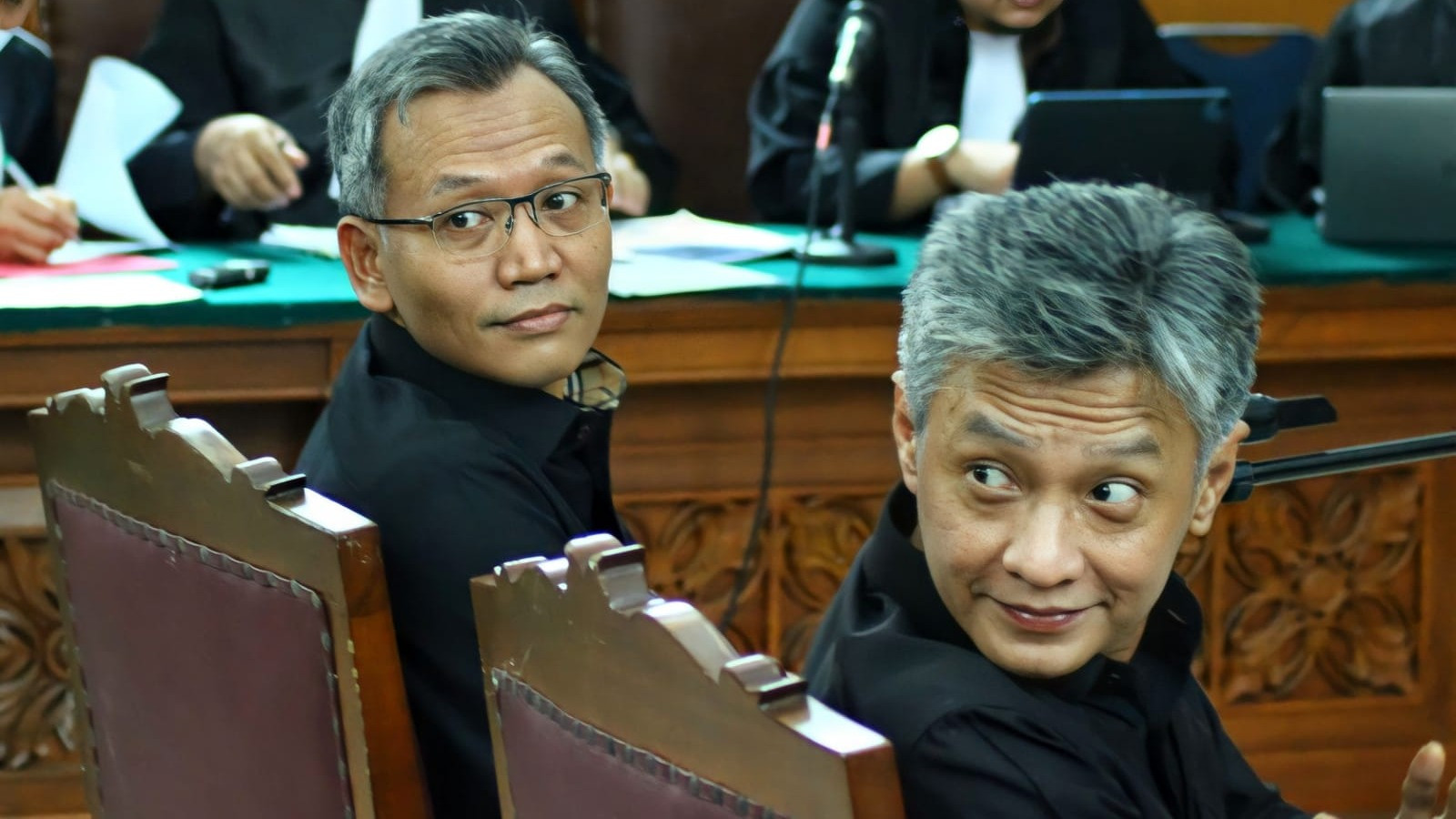 Hendra Kurniawan dan Agus Nur Patria usai mengikuti sidang saksi Achay dalam sidang Kasus Obstruction of Justice
