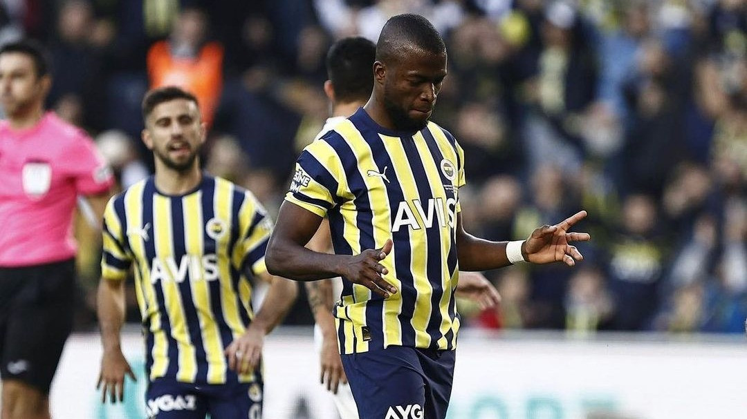 Enner Valencia berseragam Fenerbache