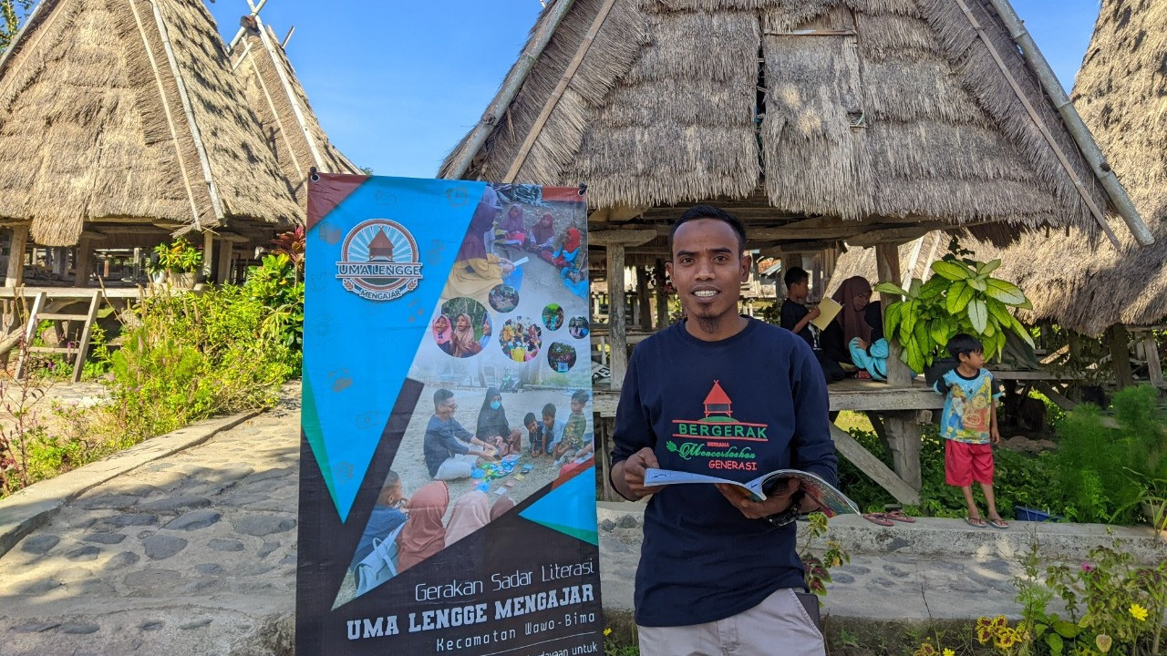 Ahmad, pegiat pendidikan di Kecamatan Wawo, Kabupaten Bima, Nusa Tenggara Barat.
