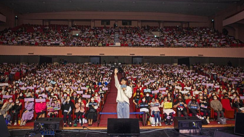 Tour fan meeting Ji Chang Wook yang dimulai di Korea Selatan