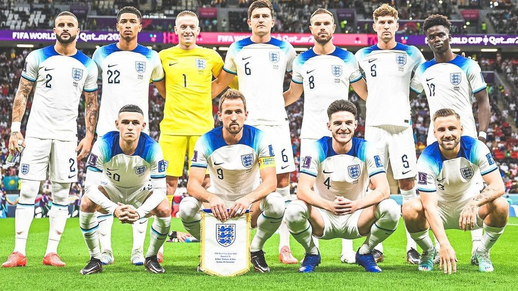 Tersingkir di Perempat Final Piala Dunia 2022, Timnas Inggris Bawa Pulang Seekor Kucing dari Qatar
            - galeri foto