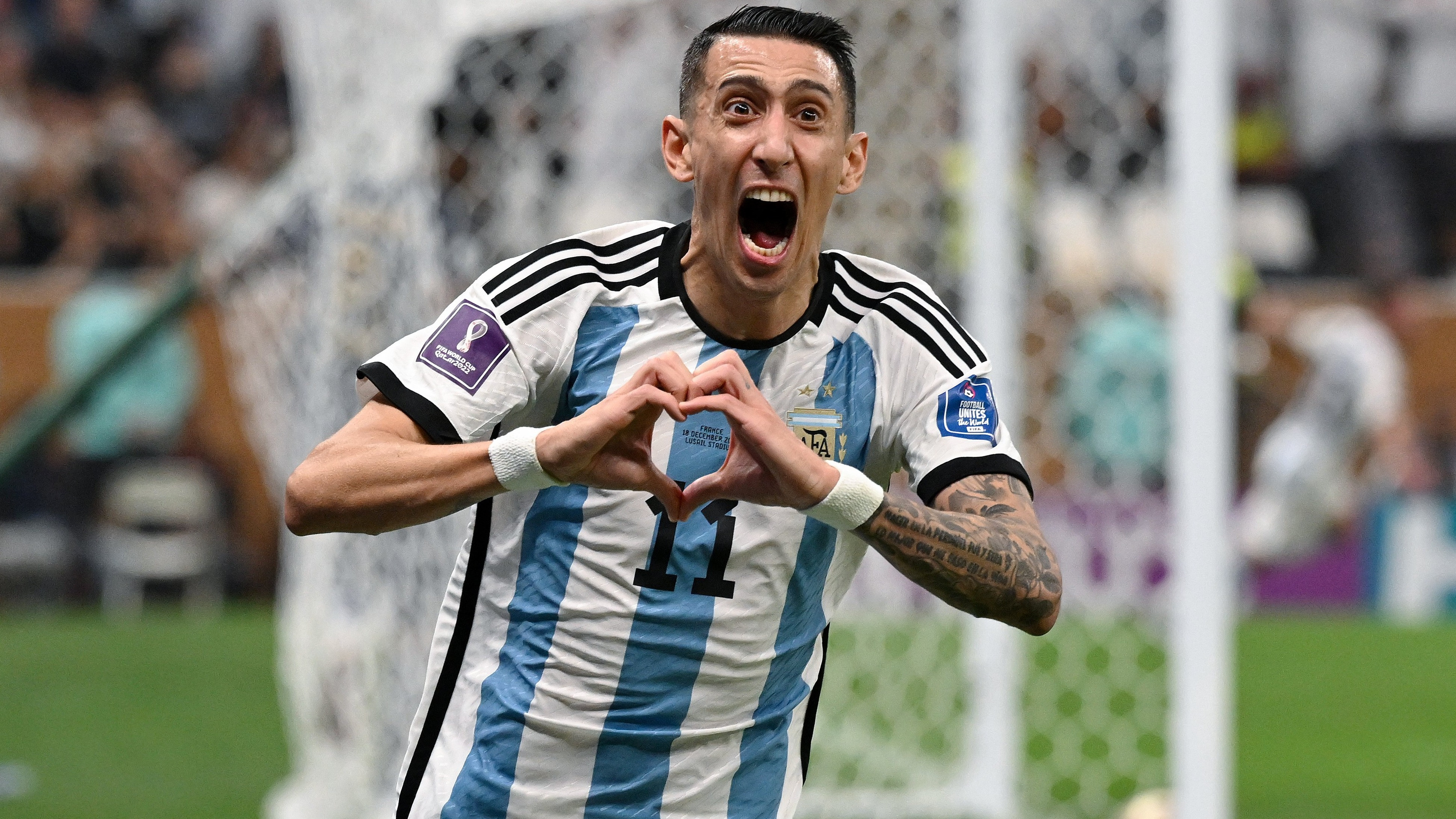 Angel Di Maria Pamer Tato Baru Setelah Meraih Trofi Piala Dunia 2022
            - galeri foto