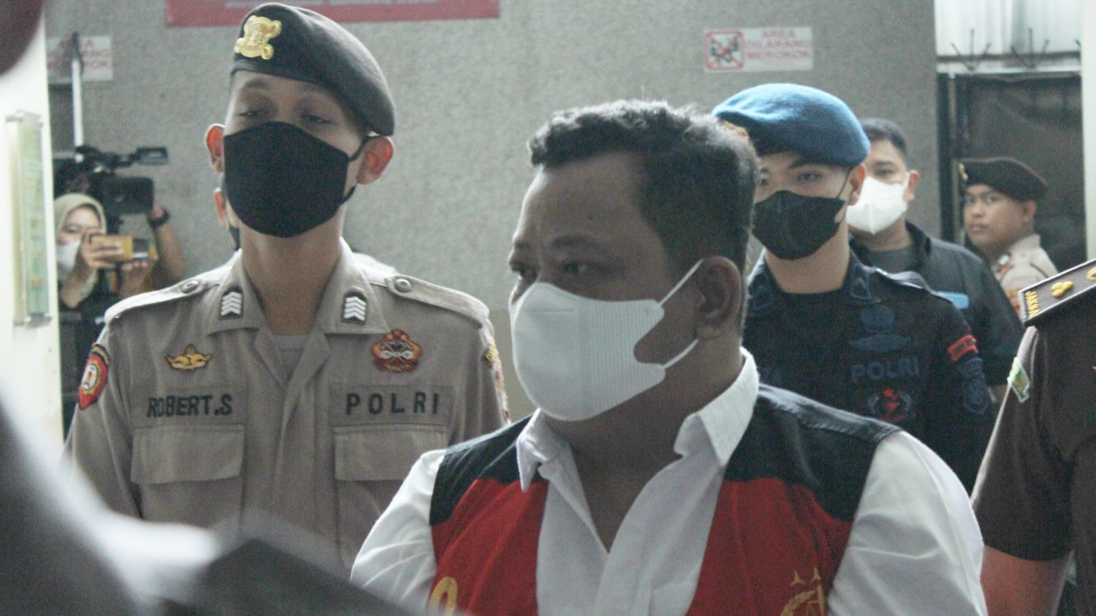 Tersangka Kasus Pembunuhan Berencana terhadap Brigadir Josua, Kuat Maruf, tiba di Pengadilan Negeri Jakarta Selatan, untuk menjalani sidang agenda Duplik, Selasa (31/01/2023).