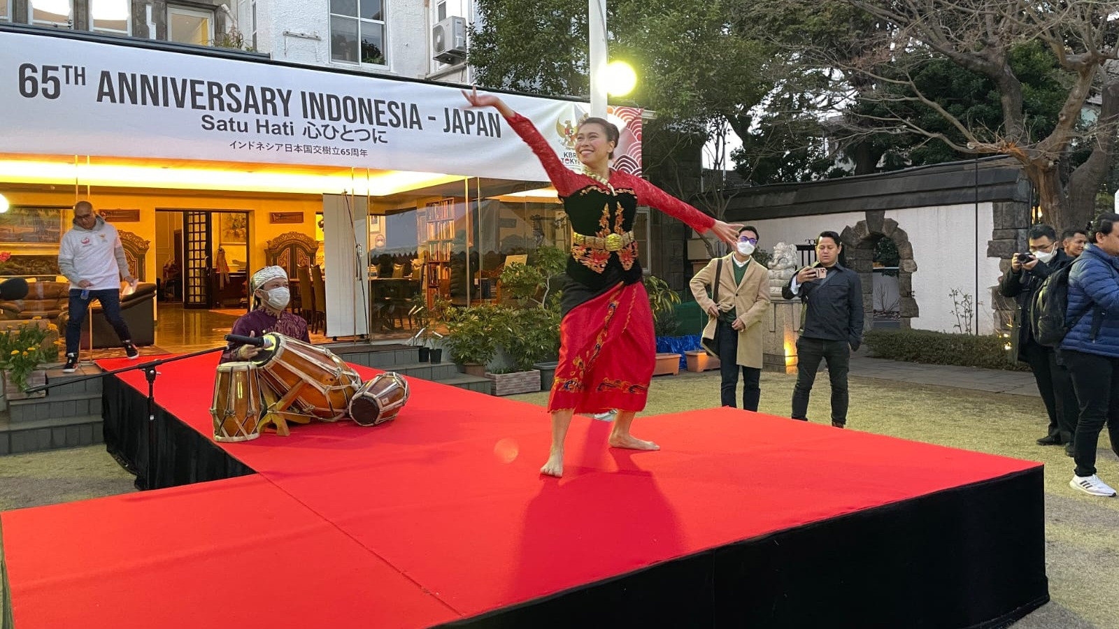 KBRI Tokyo bekerja sama dengan PT Amerta Indah Otsuka dan Cerita Lari menggelar kegiatan Carbo Loading untuk pelari Indonesia jelang Tokyo Marathon 2023, di Wisma Duta pada Jumat (3/3/2023) waktu setempat.