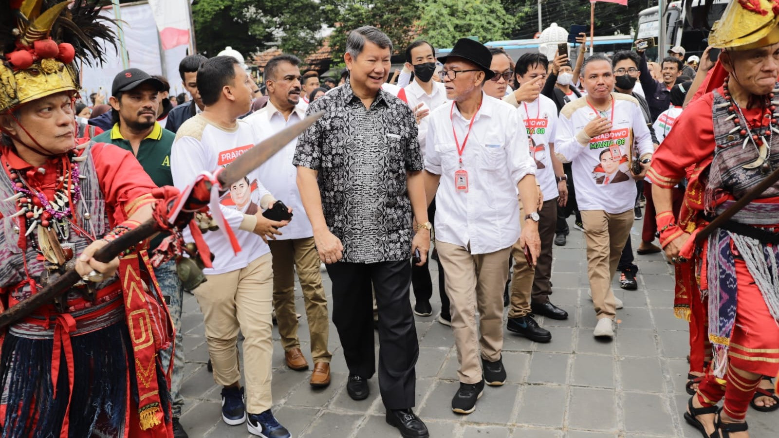 Hadiri Deklarasi, Hashim Djojohadikusumo Ditunjuk jadi Ketua Dewan Penasihat Prabowo Mania 08
            - galeri foto