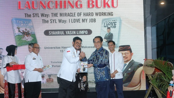 Mentan Luncurkan Buku SYL Way, Jelang Syukuran Ulang Tahun ke 68
            - galeri foto