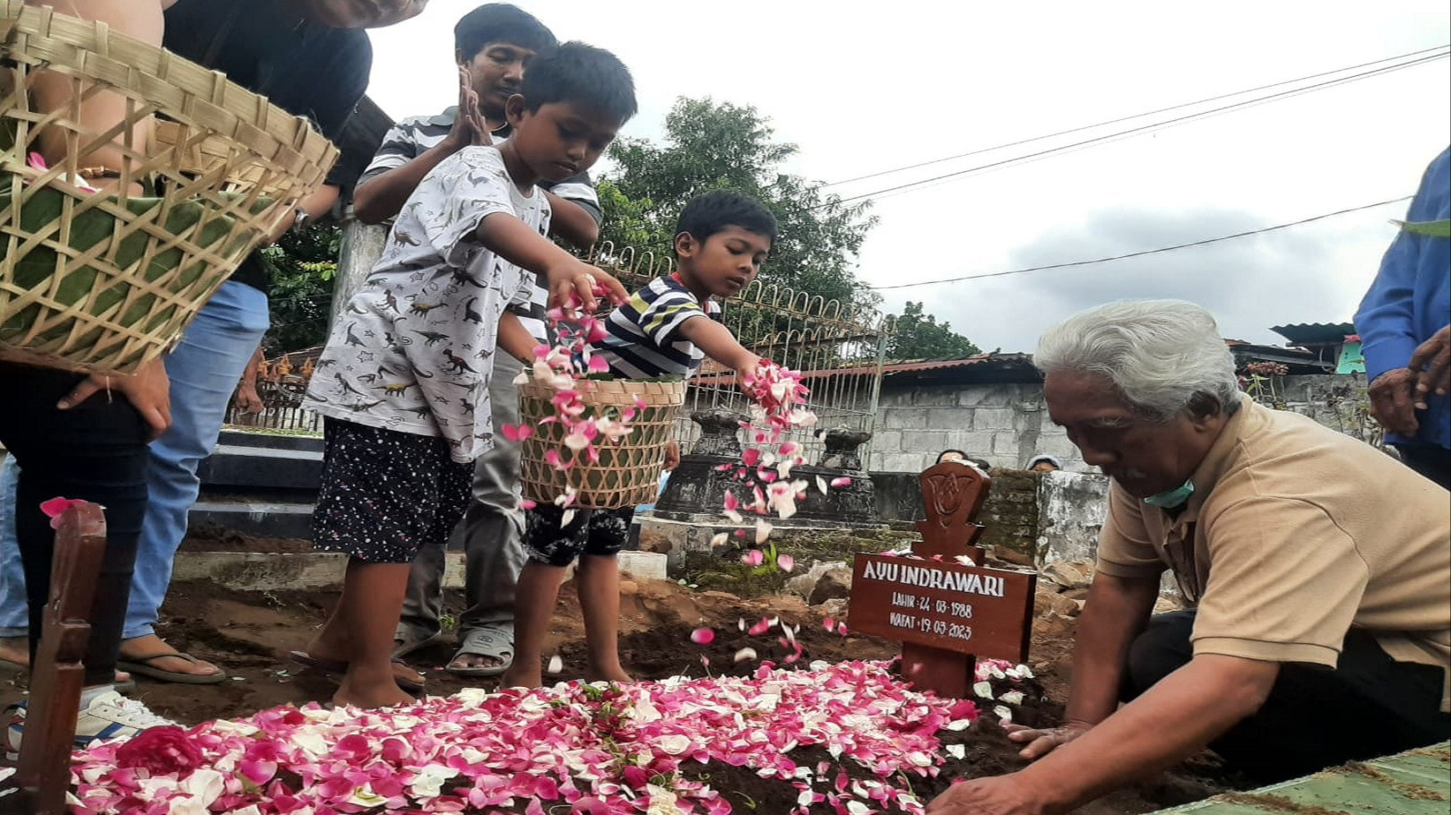 Makam Ayu Indrawari Korban Mutilasi Sleman