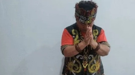 Viral Pengobatan Ida Dayak, Begini Penjelasannya dalam Sudut Pandang Islam
            - galeri foto