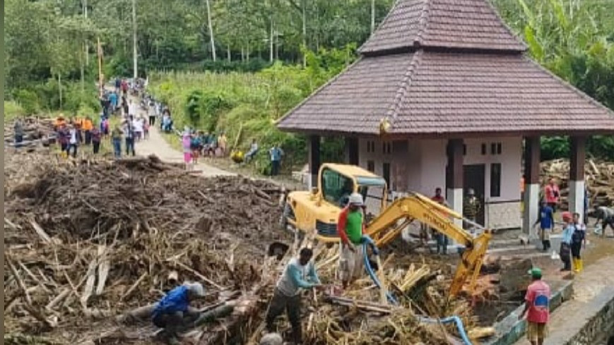 Penyebab Banjir Bandang Di Ngantang, Malang, Diduga Akibat Kerusakan ...