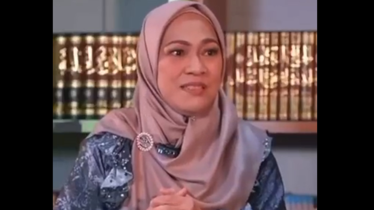 Penuturan Ikhlas Siti Aisyah, "Saya Bosan Ustad Punya Duit Banyak", Lantas Jadilah Satu Sekolah...
            - galeri foto