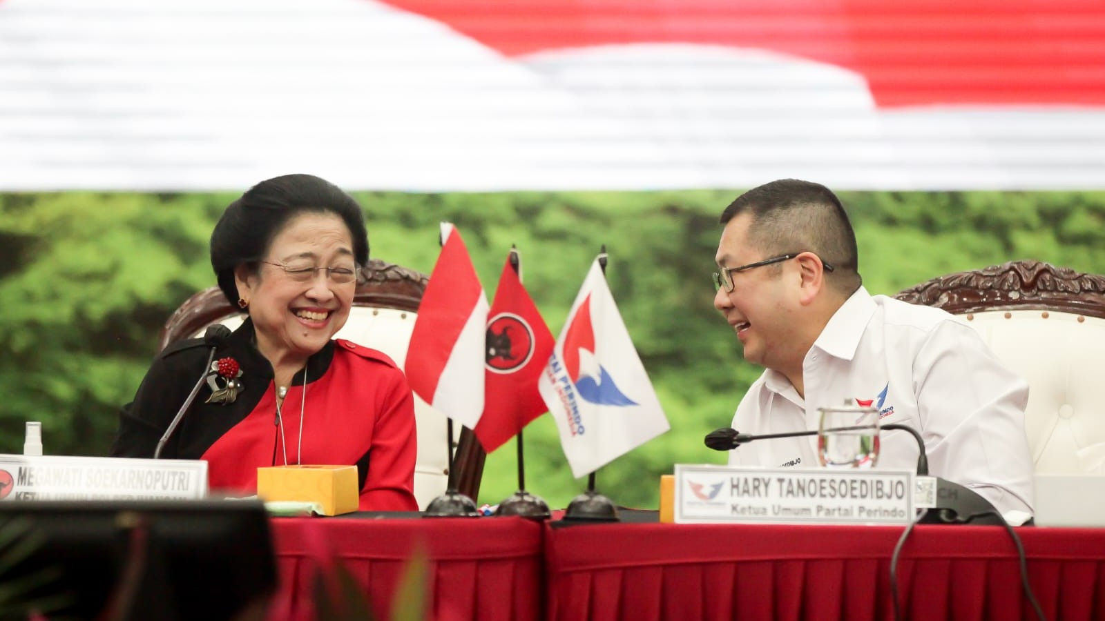 Konferensi Pers Ketua Umum PDI Perjuangan, Megawati Soekarnoputri dalam pertemuan silaturahmi PDI Perjuangan dengan Partai Perindo, di DPP PDI Perjuangan, Menteng, Jakarta Pusat, Jumat (9/6/2023).
