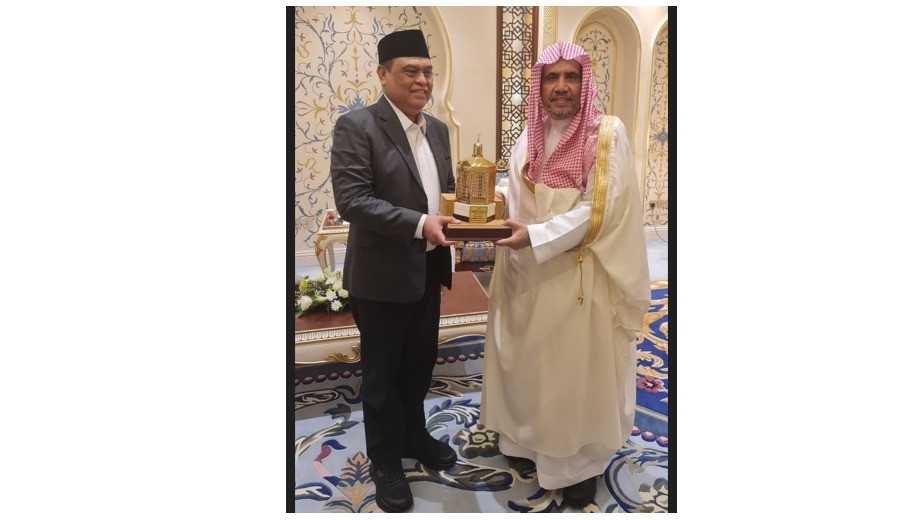 Wakil Presiden Dunia Melayu Dunia Islam (DMDI) Komjen Pol (Purn) Dr. Syafruddin Kambo bertemu dengan Sekjen Liga Muslim Dunia (LMD) Syaikh Dr. Muhammad Abdul Karim Al-Isa, 29/6.