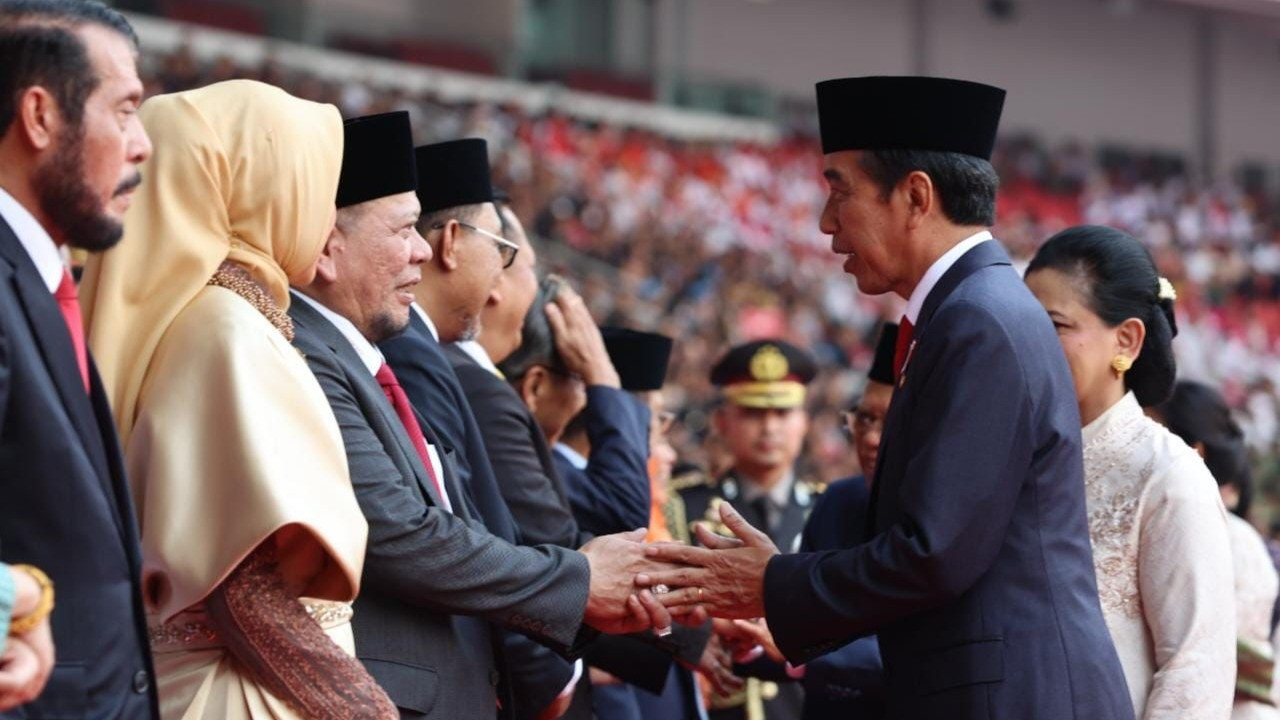 Ketua DPD RI, AA LaNyalla Mahmud Mattalitti menghadiri peringatan Hari Ulang Tahun (HUT) ke-77 Bhayangkara yang digelar di Stadion Utama Gelora Bung Karno (SUGBK), Jakarta Pusat, Sabtu (1/7/2023) sore.