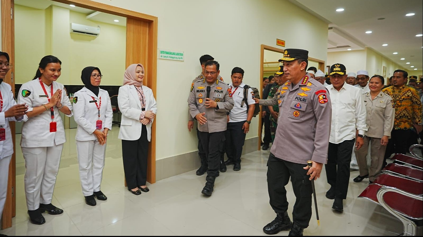 Kapolri Jenderal Listyo Sigit Prabowo meresmikan Rumah Sakit (RS) Bhayangkara tingkat II Mas Kadiran, yang baru di renovasi.