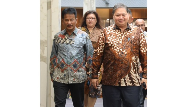 Anggota Bidang Pengelolaan Kawasan dan Investasi BP Batam, Sudirman Saad, Muhammad Rudi melaporkan perkembangan terkini kepada Menko Perekonomian Airlangga Hartarto, Rabu (12/7/2023).
