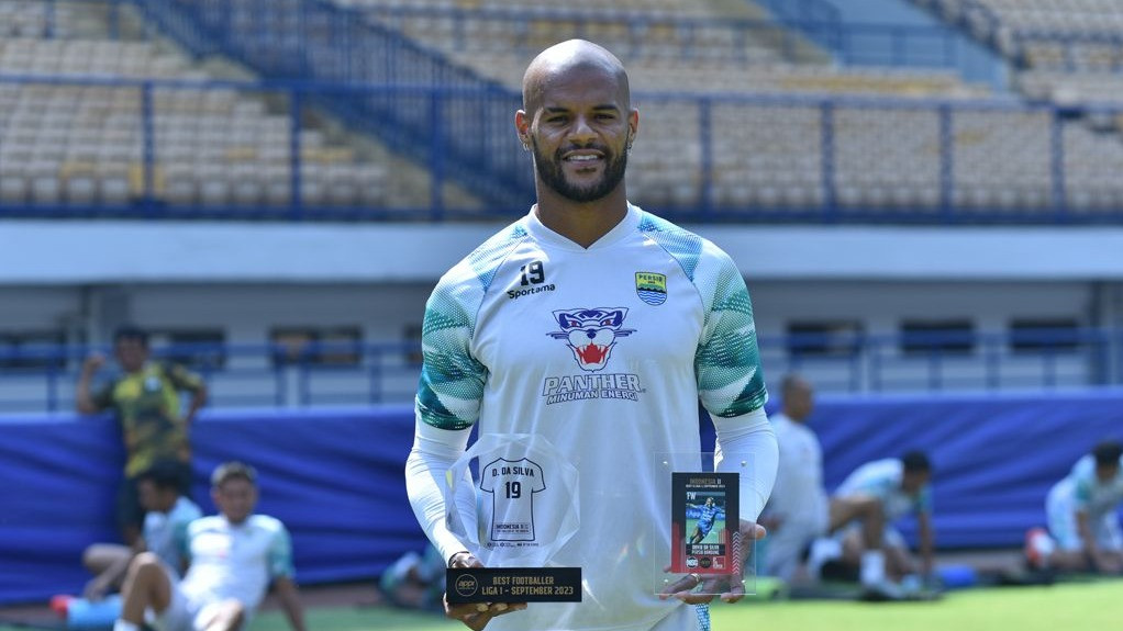 Shahar Ginanjar Berani Jujur Sosok Pemain Kunci Persib Bandung yang Bikin Maung Bandung Jadi Dominan: Orang-orang Lihat dia Tidak Menonjol
            - galeri foto