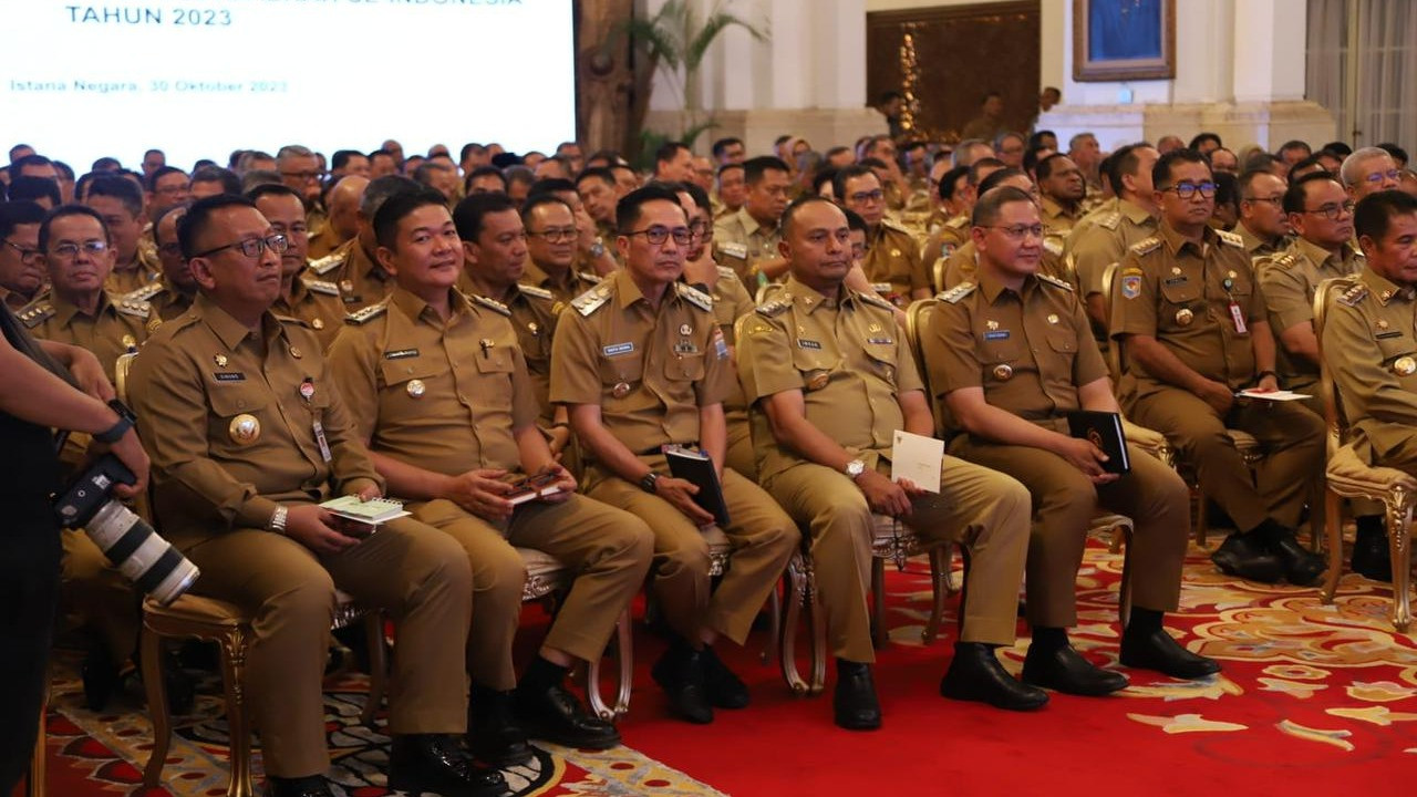 Kepala daerah mendapat pengarahan dari Presiden Joko Widodo di Istana Negara, Jakarta, Senin (30/10/2023).