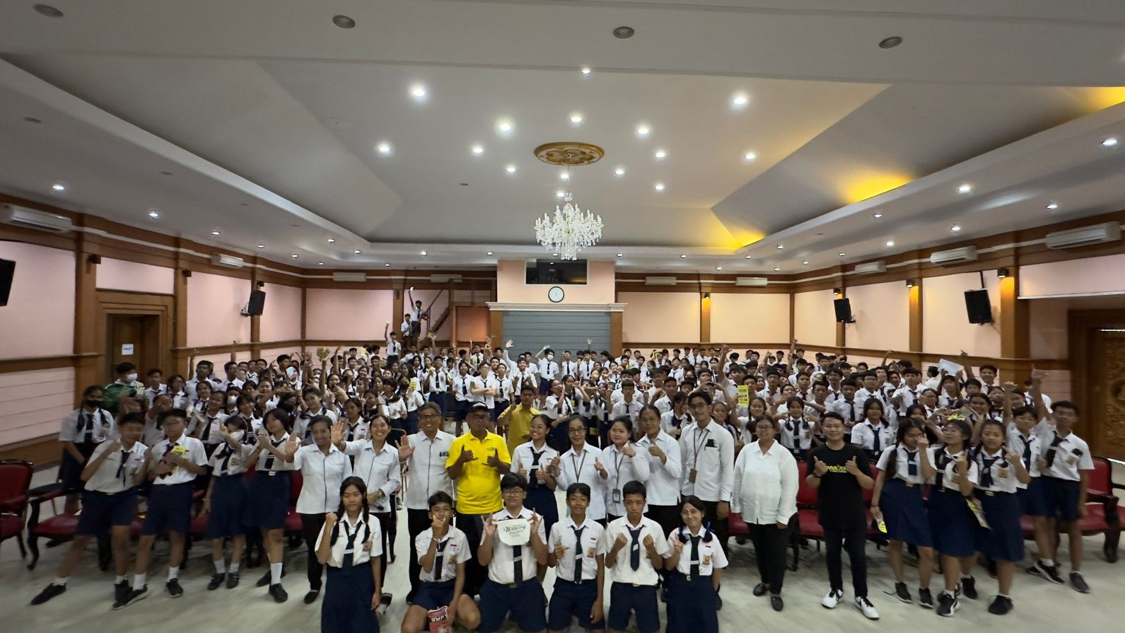 Waroeng Steak & Shake gaungkan Kampanye anti-bullying ke 1.617 pelajar di Bali