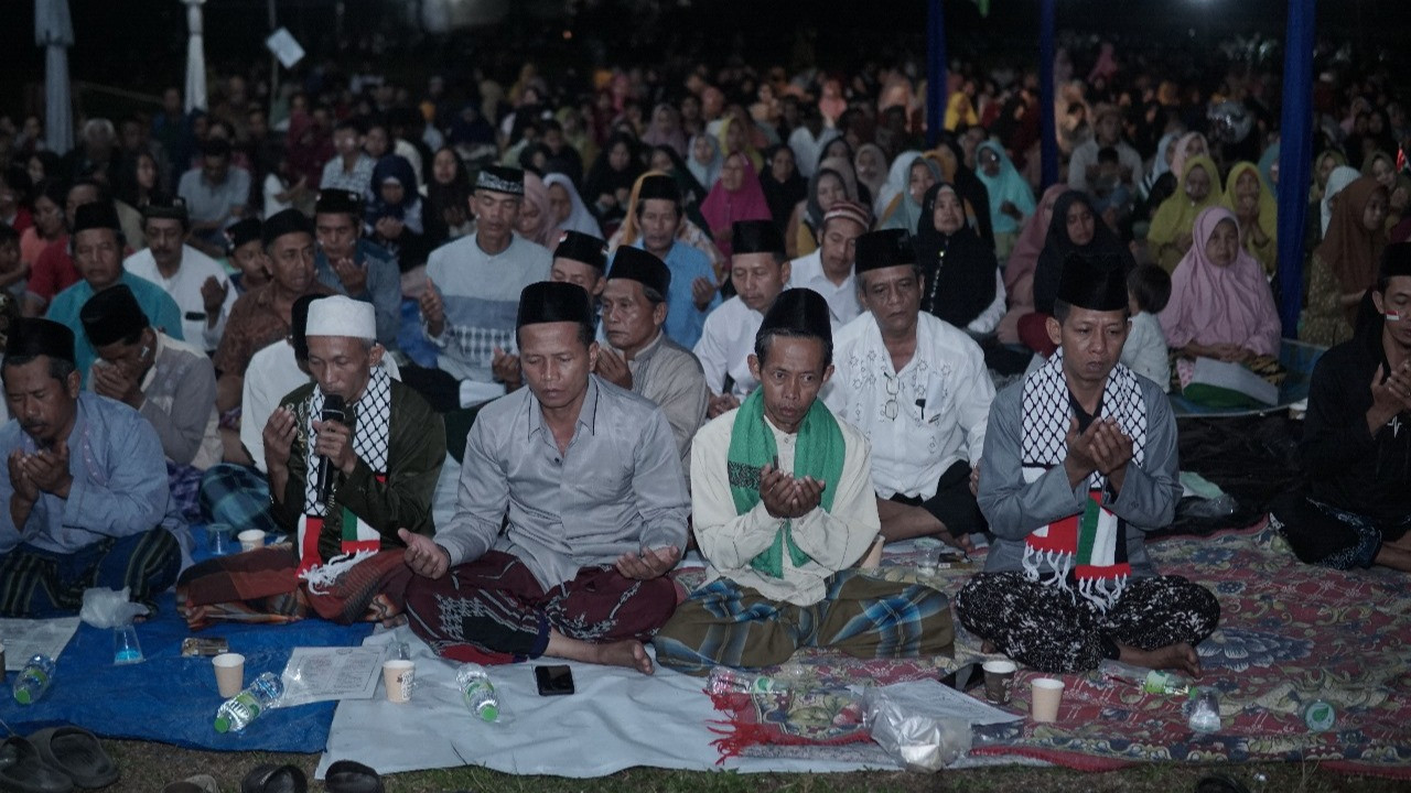 Komunitas Pemuda Peduli kemanusiaan (P2K) Desa Nyukang Harjo, Kecamatan Selagai Lingga, Kabupaten Lampung Tengah menggelar doa bersama lintas agama dan penggalangan dana peduli Palestina