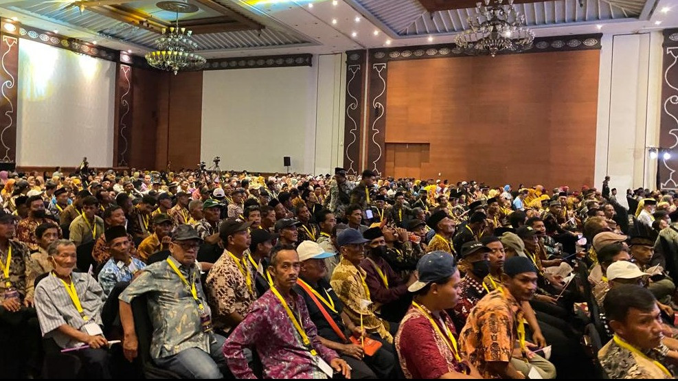 Ribuan mantan perangkat desa yang tergabung dalam Gerakan Masyarakat Desa atau Gema Desa di Daerah Istimewa Yogyakarta, menyatakan dukungan kepada pasangan Prabowo-Gibran.
