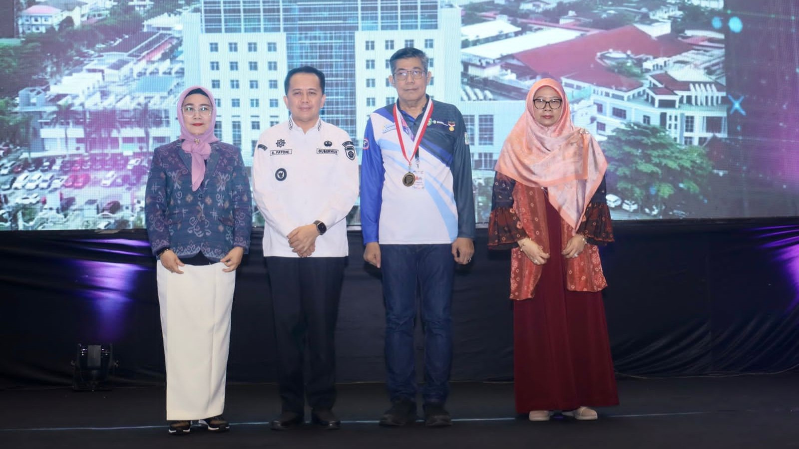 Kompetisi Code Blue yang diselenggarakan Perdatin Indonesia Cabang Sumsel berhasil mencetak rekor Museum Rekor Dunia Indonesia (Muri) sebagai penyelenggara dengan peserta terbanyak.