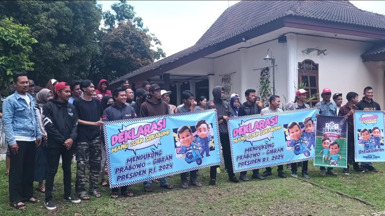 Puluhan tukang ojek se-Kota Sukabumi mendeklarasikan diri dengan menyatakan dukungan kepada Paslon Capres -  Cawapres Republik Indonesia Prabowo-Gibran.