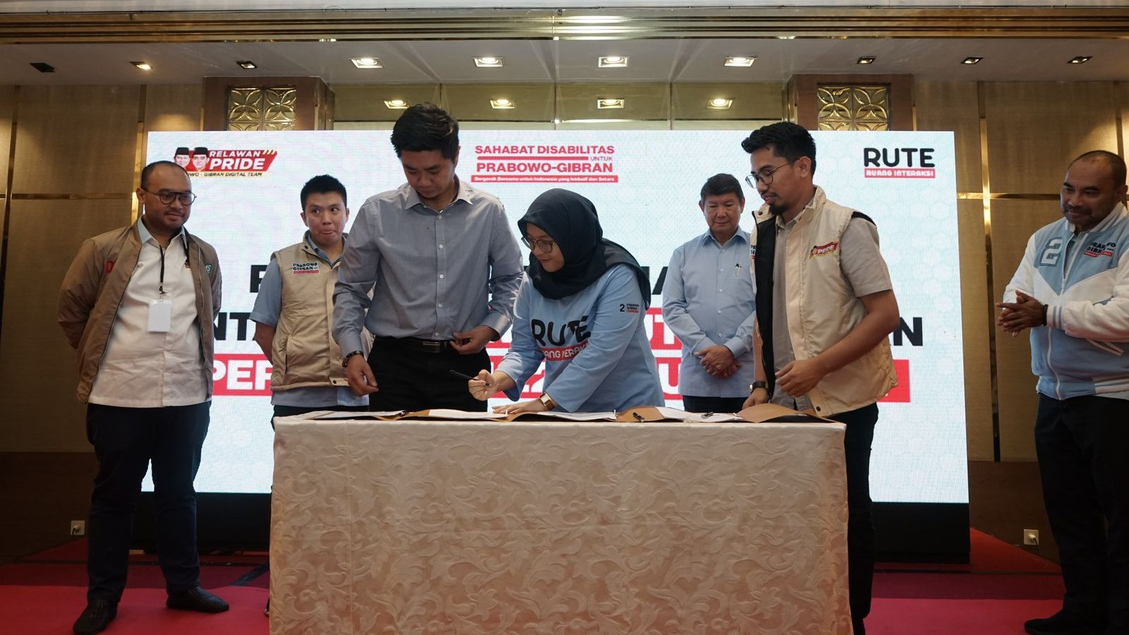 Prabowo-Gibran Digital Team (PRIDE) menjadi jembatan bagi penandatanganan Nota Kesepahaman atau MoU antara komunitas penyandang disablitas Relawan Ruang Interaksi (RUTE) dengan 22 perusahaan swasta.