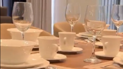 Penampakan Megah dan Mewahnya Rumah Menteri di IKN, Netizen: Rakyat Disuruh Antri Beras
            - galeri foto