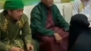 Heboh Aliran Sesat Diduga Bolehkan Jamaah Tukar Pasangan, MUI Langsung Bereaksi: Jelas Haram, Itu Zina!
            - galeri foto