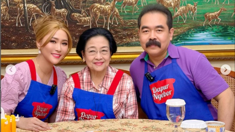 Megawati Soekarnoputri Unjuk Gigi Masak Bersama, Inul: Saya Ikuti Perintah Boss yang Bayar Saya
            - galeri foto