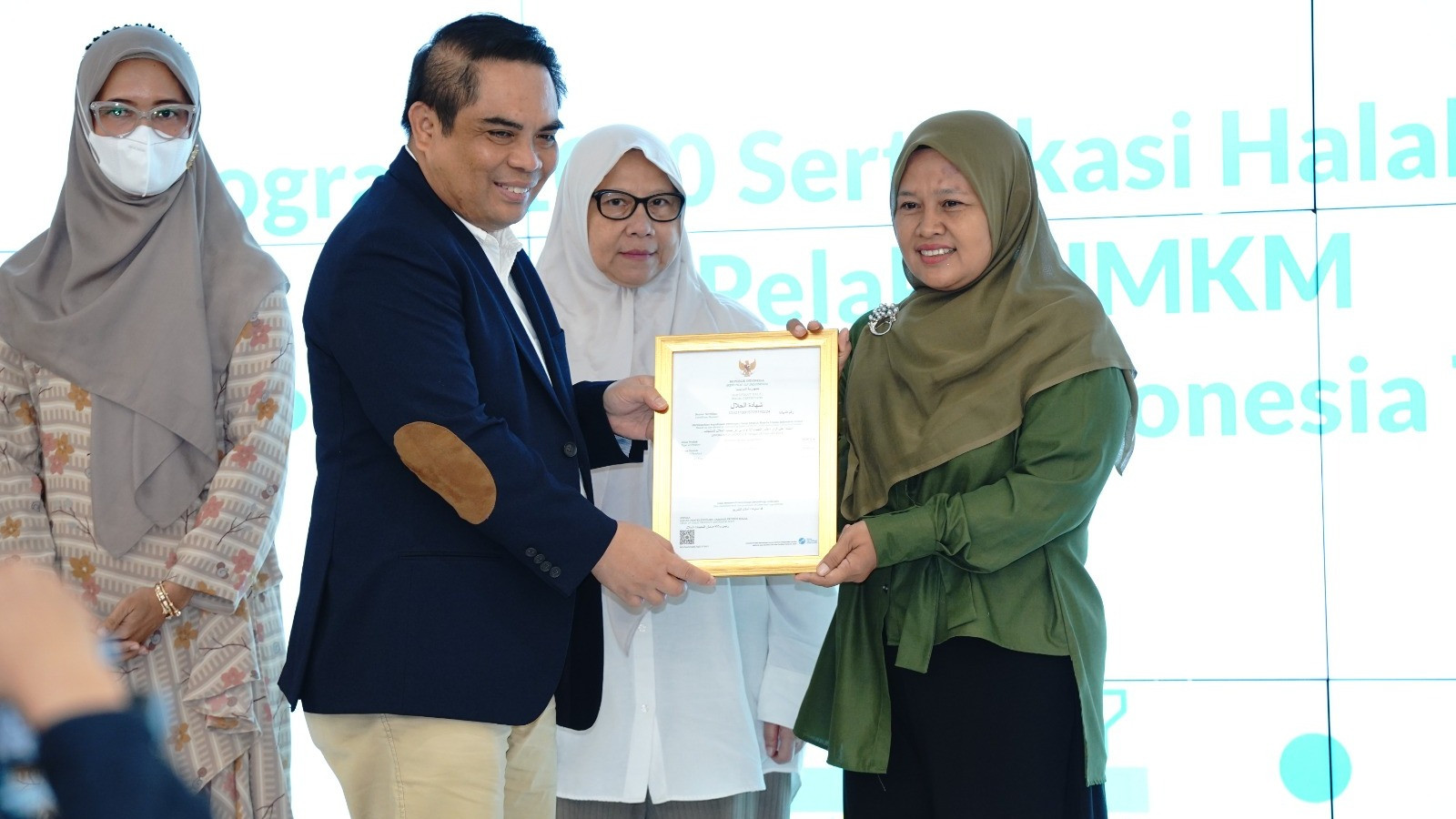 PT Bank Syariah Indonesia Tbk (BSI) mendorong peningkatan ekosistem halal melalui penguatan potensi UMKM dengan program Selasar (Sertifikasi Halal Tanpa Bayar).