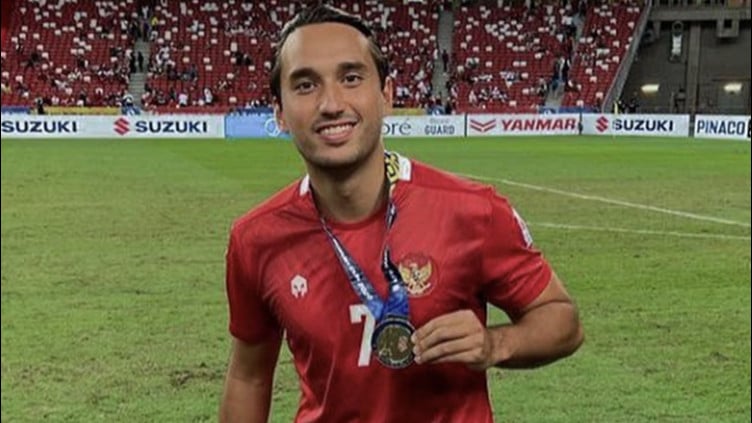 Ezra Walian