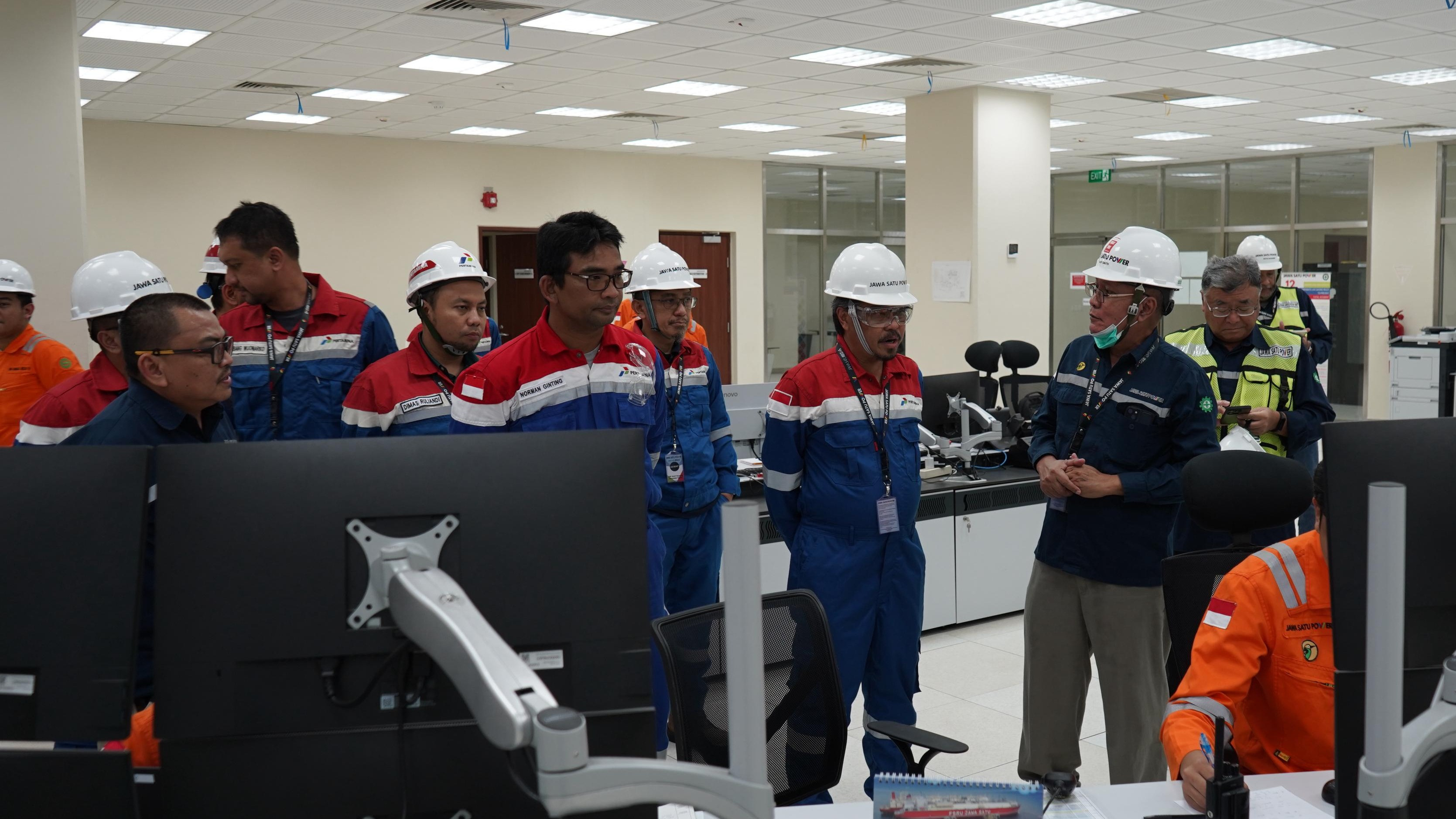 Pembangkit Listrik Gas Uap (PLTGU) Jawa-1 dengan kapasitas 1760 MW siap beroperasi secara penuh setelah melewati serangkaian test seperti plant reliability run & net dependable capacity test tepat pada Jumat (29/3).