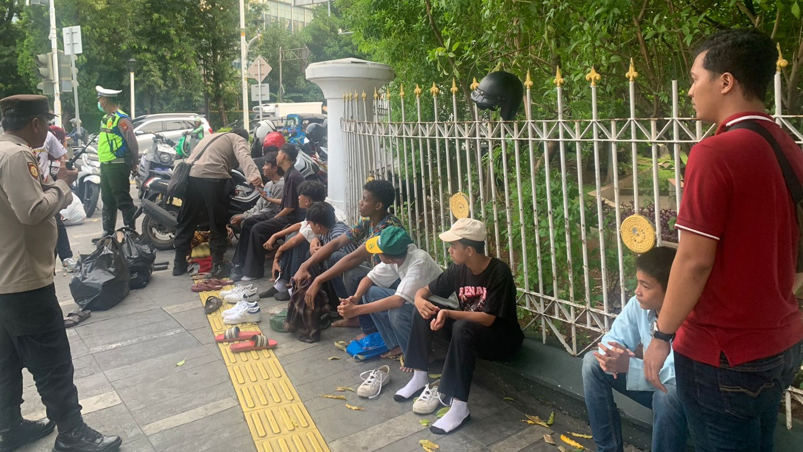Jaringan Insan Muda Indonesia (JIMI) mengapresiasi aparat Kepolisian PMJ dan Polres Metro Jakarta Pusat yang tidak ragu menindak tegas kelompok remaja yang mengganggu kenyamanan masyarakat beribadah puasa