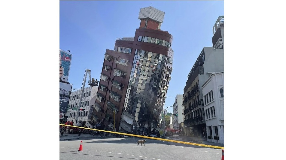 Bangunan runtuh di Hualien.