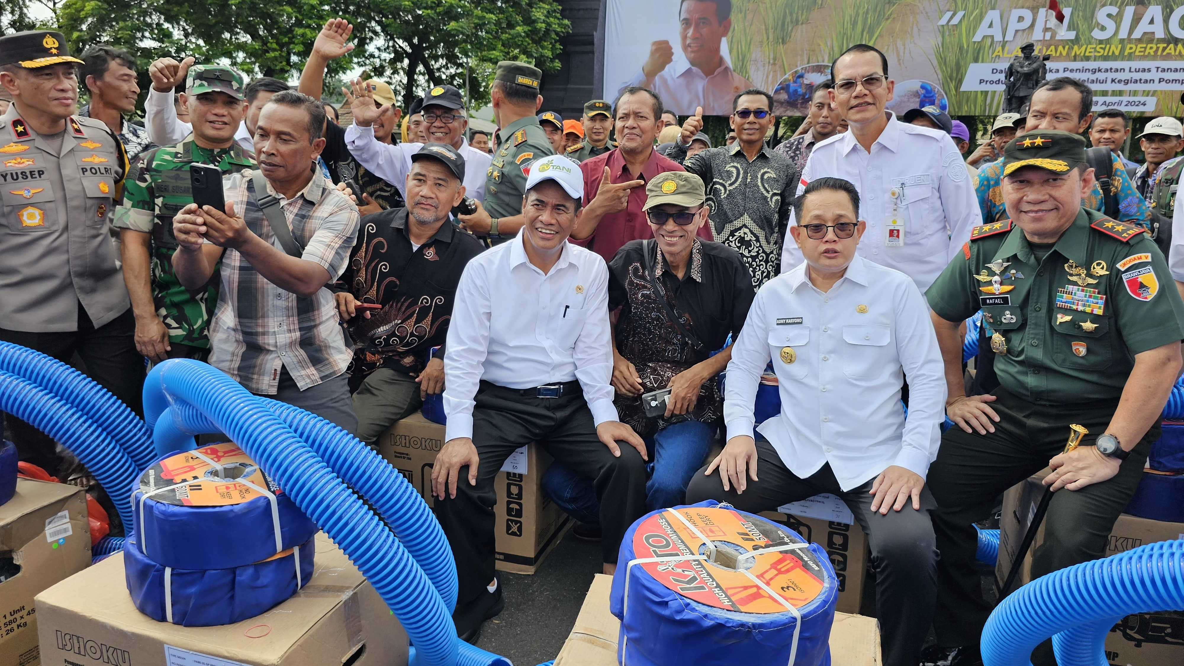 Menteri Pertanian Andi Amran Sulaiman melakukan kunjungan kerja ke Surabaya Jawa Timur, Kamis 18 April 2024.