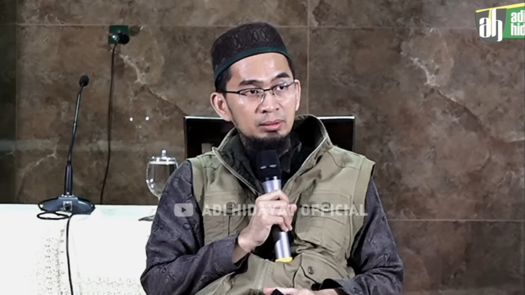 Ustaz Adi Hidayat