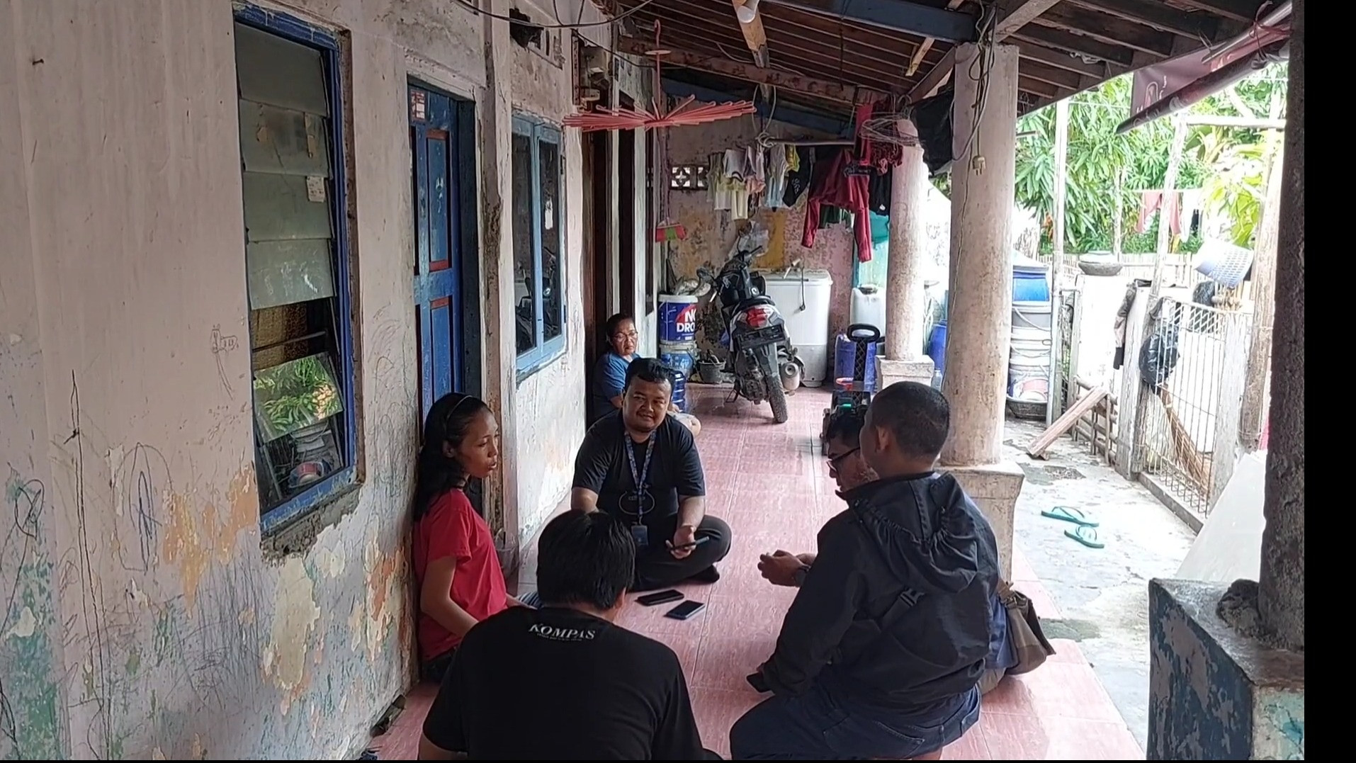 Meski Keluarga Vina Tak Percaya Hukum di Indonesia, Namun Tetap Berharap Keadilan Berpihak Padanya
            - galeri foto